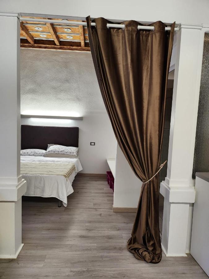 Mansarde & Suite Maison 1706 Lago Orta Borgomanero Exteriör bild